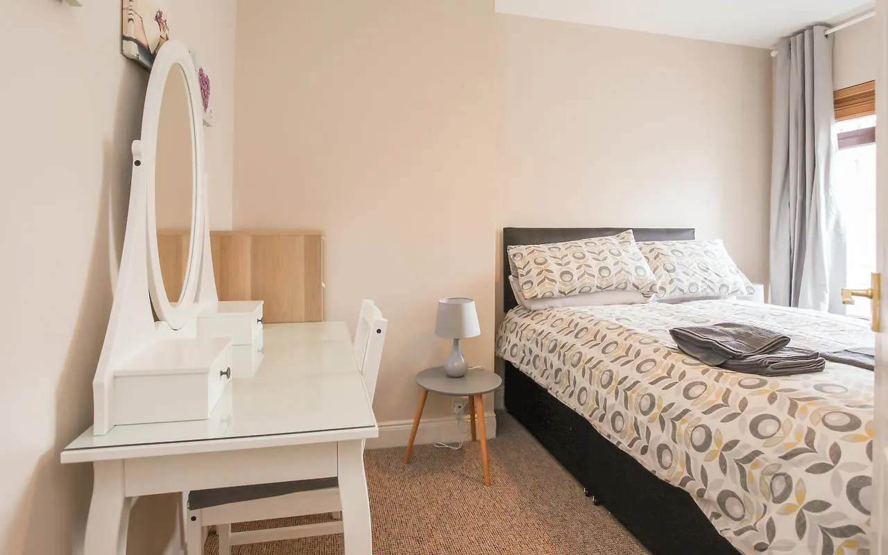 Holiday home Kingston Serviced Accommodation - Donegall Avenue Belfast United Kingdom