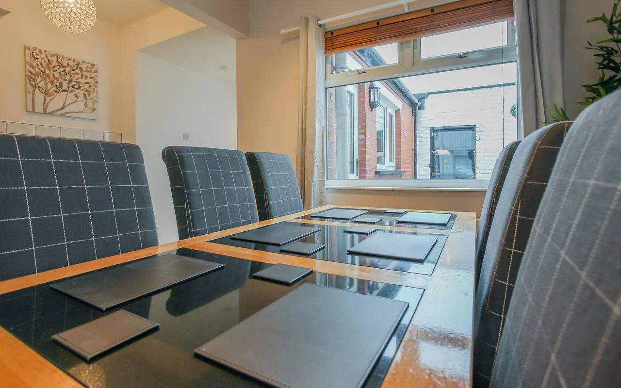 Kingston Serviced Accommodation - Donegall Avenue Belfast
