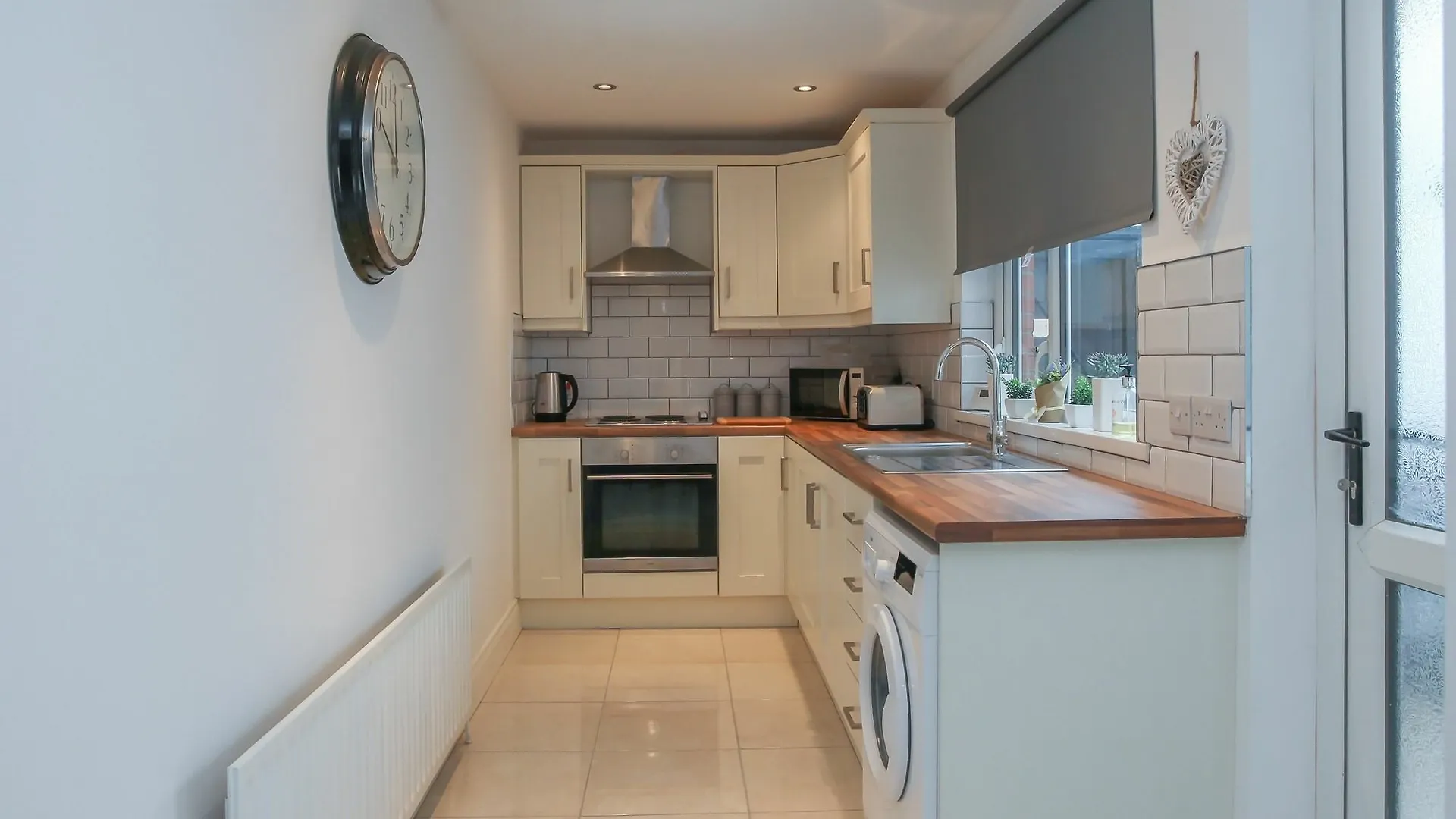 Kingston Serviced Accommodation - Donegall Avenue Belfast